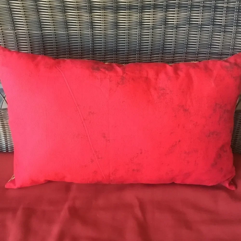 NWT Hand Crafted, Quilted Beautiful Metallic Print Holiday Pillow
